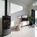Casa de Férias Modern With Sea View In *
