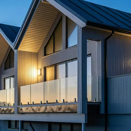 Modern With Sea View In Hébergement de vacances Borhaug