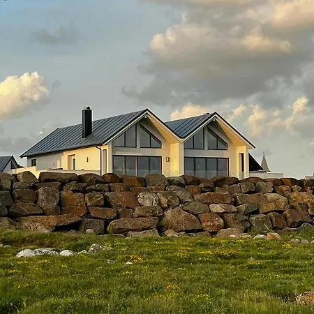 Hébergement de vacances Modern With Sea View In *