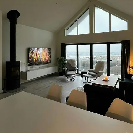 Hébergement de vacances Modern With Sea View In Borhaug